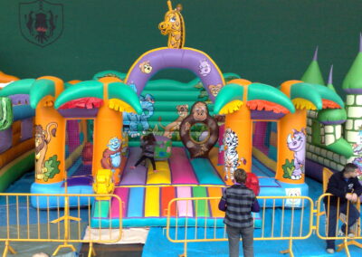 hinchable parque selva